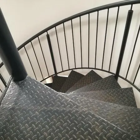 Loft Im Turmhaus Am Weissen Hirsch